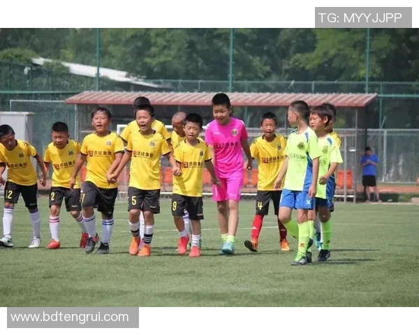 大连足球学校培养未来之星助力中国足球崛起的全新模式与发展路径